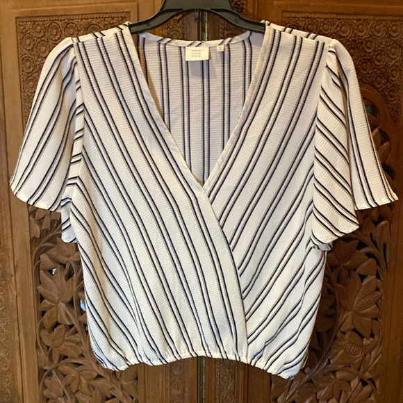 Good Luck Gem Tops - EUC - Good Luck Gem- Striped V-Neck Crop Top